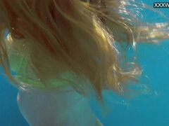 18, Babe, Fetish, Udendørs, Svømmepøl, Offentlig, Solo, Teenager