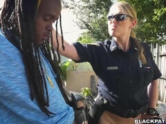 Velika rit, Velik kurac, Velike joške, Fafanje, Doggystyle, Medrasni seks, Milf, Zunaj