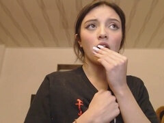 Gros cul, Bisexuelle, Fille latino, Orgasme, Maigrichonne, Nénés