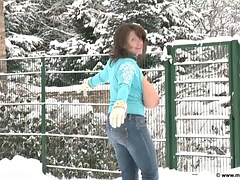 Milena Slow Motion Snow