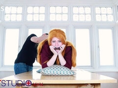 Universitet, Fötter, Kvinna, Femdom, Fotjobb, Hd, Orgasm, Uniform