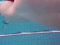 Brunette, Hunn, Fetisj, Polsk, Basseng, Offentlig, Tenåring, Undervann