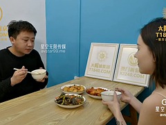 Asiatique, Lécher le cul, Bottes, Chinoise, Éjaculation interne, Hard, Mature, Belle mère