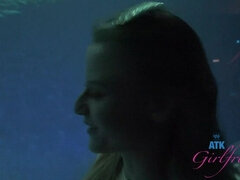 Amatør, Anal, Stor røv, Give finger, Lille kvinde, Fisse, Barberet, Bryster