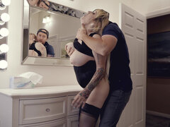 Rumpa, Stor stjärt, Stora tuttar, Blondin, Avsugning, Sperma shot, Hd