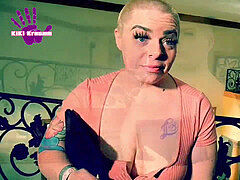 Belle grosse femme bgf, Sucer une bite, Tatouage