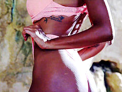 Negro, Ébano, Paja con tetas