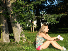 18, Babe, Stor røv, Blondine, Onani, Udendørs, Barberet, Solo