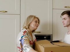 Niemowlę, Duże cycki, Blondynka, Zdrada, Dojrzałe, Cipka, Ogolona, Żona