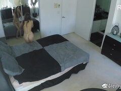 Брюнетки, Застукали, Член, Мастурбация, Натуральные, Киски, Бритые, Сиськи