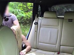 Tussi, Grosse titten, Blondine, Blasen, Auto, Hardcore, Im freien, Titten