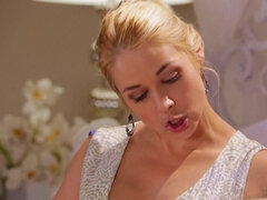 Hatalmas hátsó, Tekintélyes didik, Leszbikus, Fehérnemű, Maszti, Egyetemista, Tini, Játékszerek