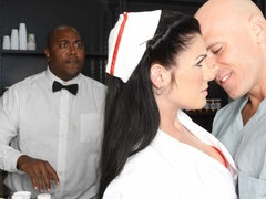 Velika rit, Velik kurac, Fafanje, Rjavolaska, Doggystyle, Milf, Medicinska sestra