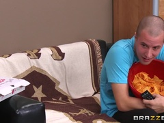 Américain, Sucer une bite, Queue, En levrette, Faciale, Maman, Pov, Tatouage