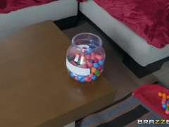 Anal, Gros seins, Éjaculation interne, En levrette, Huilée, Piercing, Chatte, String