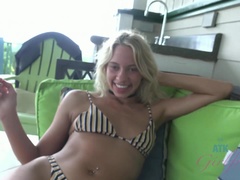 Amatööri, Bikinit, Blondi, Tyttöystävä, Orgasmi, Pienikokoinen, Tupakoiva, Teini