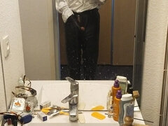 Fürdőszoba, Ondó fröcskölés, Fétis, Érett koros, Egyedül