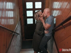 Chambre à dormir, Gros cul, Gros seins, Fétiche, Talons, Embrassement, Chatte, Rasée