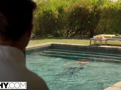 Anális szex, Popó, Hatalmas hátsó, Cumizás, Gesztenyebarna, Mélytorok, Arcra élvezés, Segg falás