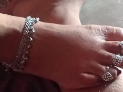 Amatör, Par, Fotfetisch, Indisk, Massage, Mogen