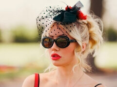 Velký zadek, Velké péro, Velké kozy, Blondýna, Kuřba, Milf žcbp, Krátké vlasy, Kozičky