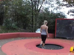 Rumpa, Stora tuttar, Europeisk, Enorm, Milf, Bröstvårtor, Offentlig, Sport