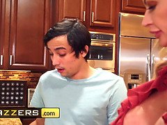 Velký zadek, Velké kozy, Blondýna, Puma, Dospělé, Milf žcbp, Mamina, Tetování