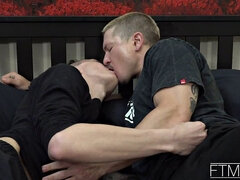 Amatööri, Ruskeahiuksinen, Kyrpä, Tatuointi