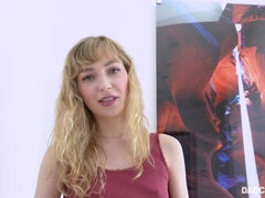 Blondine, Pik sutte, Pik, Hårdt, Lille kvinde, Pov, Teenager, Bryster