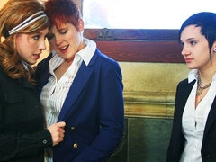 18 anni, Bagno, Lesbica, Leccata, Tette naturali, Strippaggio, Ragazza, Tette