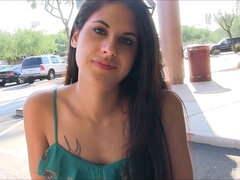 En gros plan de très près, Extrême, Massage, Masturbation, Orgasme, Public, Solo