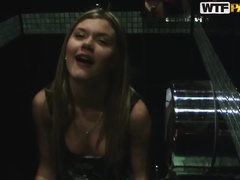 Loiroa, Sexo com pé, Óculos, Masturbação, Ao ar livre cartaz de rua outdoor, Piercing, Público, Despir