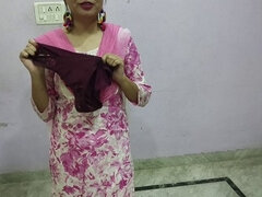 Velký zadek, Kuřba, Poprvé, Indické, Orgasmus, Svedená