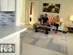 Brunetta, Cougar, Toccando, Lesbica, Mamma, Tette naturali, Matrigna, Ragazza