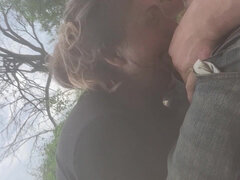 Pik sutte, Brunette, Par, Hjemmelavet, Mor jeg gerne vil kneppe, Udendørs