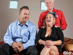 Iso perse, Iso kulli, Isot tissit, Blondi, Suihinotto, Aisankannattaja, Takaapäin, Vanhempi