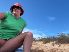 Ερασιτέχνης, Παραλία, Ξανθιά, Ώριμη γυναίκα, Γυμνός, Κατούρημα, Μουνί, Μόνος