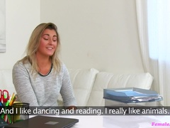 Utro, Par, Kvinde, Give finger, Lesbisk, Slikning, Kontor, Fisse