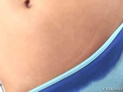 Baben, Brunett, Onani, Leksaker