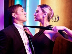 Μεγάλος κώλος, Μεγάλος πούτσος, Μεγάλα βυζιά, Ξανθιά, Πίπα, Ώριμη γυναίκα, Ξυρισμένη, Καλσόν