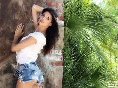 Brunette, Give finger, Hd, Strømper