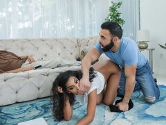 Arsch, Grosser arsch, Schwarz, Blasen, Hundestellung, Latina, Natürlichen titten, Jungendliche (18+)