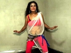 Exotic Bangladeshi model Bdpriyamodel shows off her sexy dance moves