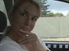 Blondine, Auto, Handjob, Milf, Im freien, Pov, Rasiert, Rock