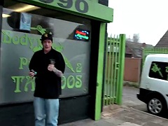 Enthousiasteling, Fetisj, Flashing, Buiten, Mager, Softcore pornografie, Alleen, Tieten likken
