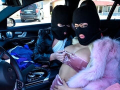 Grote mammen, Vingeren, Handbeurt, Zoenen, Lesbisch, Moeder die ik wil neuken, Kut duiken, Tieten likken