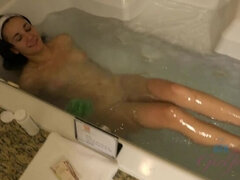 Amatør, Bad, Kukk suging, Fingring, Fotjobb, Orgasme, Synsvinkel, Pupper
