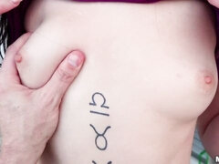 Stor røv, Stor pik, Pik sutte, Brunette, Hundestilling, Naturlige bryster, Teenager, Bryster