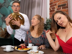 Szőke, Két nő, Kőkemény, Érett koros, Anyuci, Nuni, Hármas