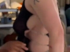 Amatör, Stor stjärt, Avsugning, Mellanrasig, Milf, Swingers, Tatuering, Trekant